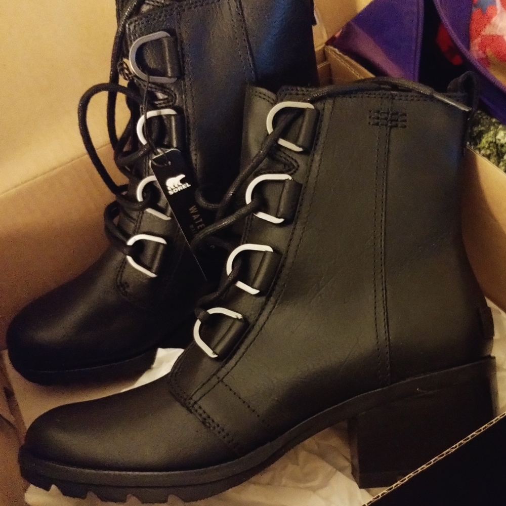 Sorel Black Leather Ankle Boots NWT